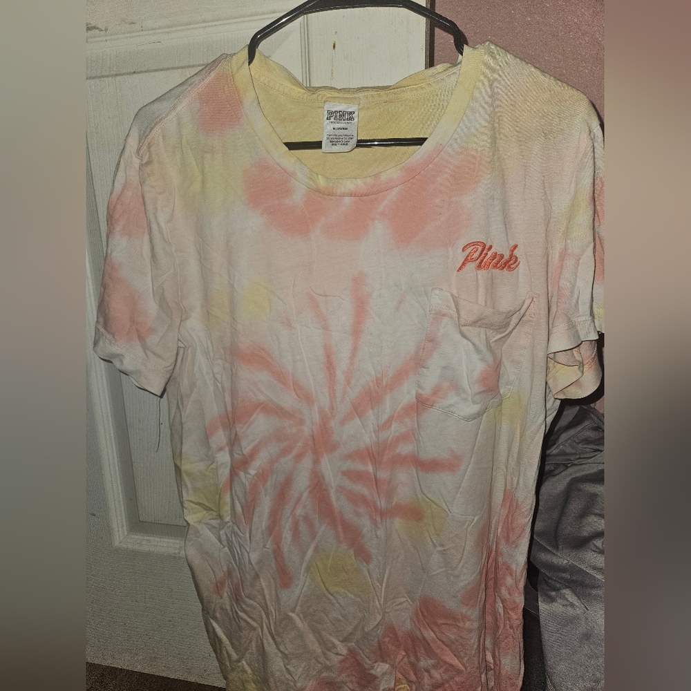 Brand pink medium